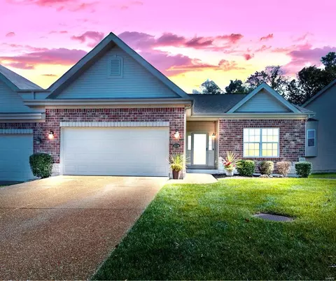 1234 Emerald Gardens Dr, Saint Peters, MO 63376