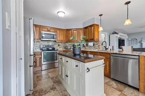 Kitchen - 23 Coach Line Dr, O'fallon, MO 63368 photo 3 of 6