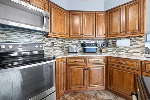 Kitchen - 23 Coach Line Dr, O'fallon, MO 63368 photo 4 of 6