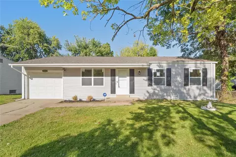1833 Prior Dr, Saint Louis, MO 63136