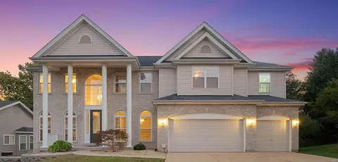 4420 Saddle Mount Dr, Saint Louis, MO 63129