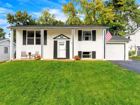 11953 Glenvalley Dr, Maryland Heights, MO 63043