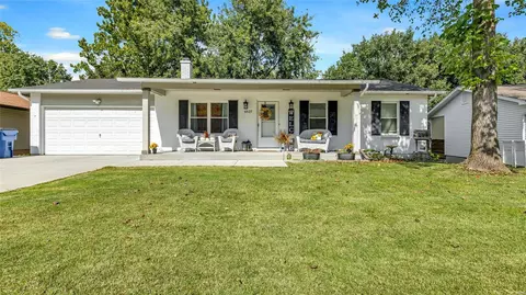 4527 Shoshone Trl, Saint Charles, MO 63304