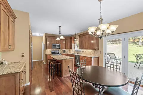 Kitchen - 17261 Hilltop Ridge Dr, Eureka, MO 63025 photo 4 of 10