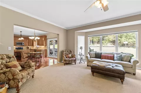 Living - 17261 Hilltop Ridge Dr, Eureka, MO 63025 photo 4 of 6