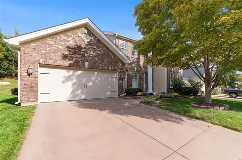 Exterior - 17261 Hilltop Ridge Dr, Eureka, MO 63025 photo 4 of 18