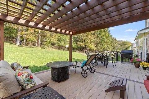 Exterior - 17261 Hilltop Ridge Dr, Eureka, MO 63025 photo 10 of 18