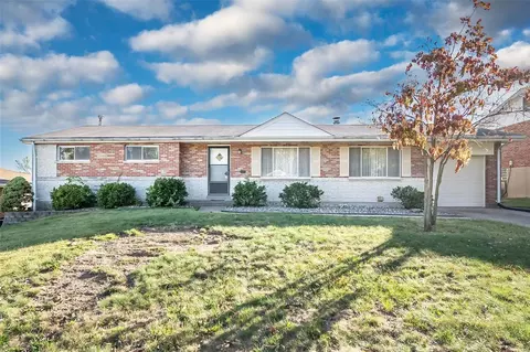 9856 Lindhall Ln, Saint Louis, MO 63123