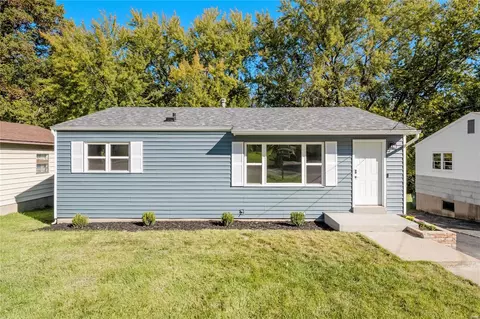 29 Barto Dr, Saint Louis, MO 63135
