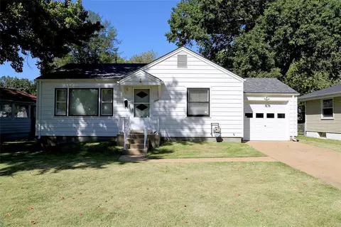 1533 Attica Dr, Saint Louis, MO 63137