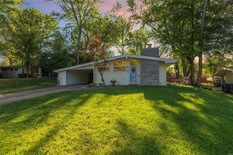 726 Paddock Ct, Crestwood, MO 63126