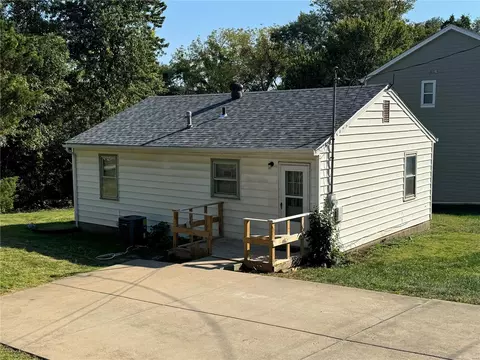 240 Spring Dr, Saint Charles, MO 63303