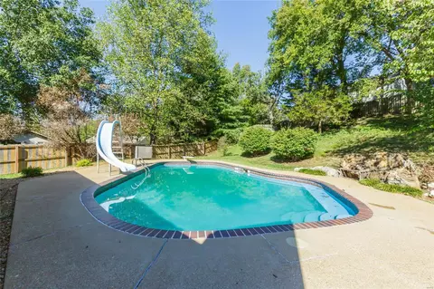 2809 Meramar Dr, Saint Louis, MO 63129