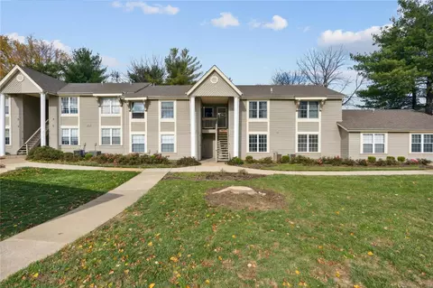 6 Sugarwood Ct #4, Saint Peters, MO 63376