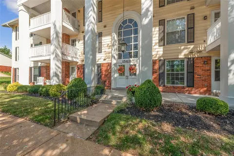 15631 Hedgeford Ct #7, Chesterfield, MO 63017
