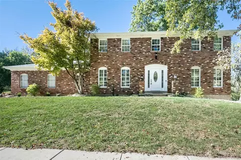 1587 Narrows Dr, Chesterfield, MO 63017