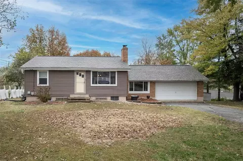 2 Mclallen Dr, Saint Charles, MO 63303