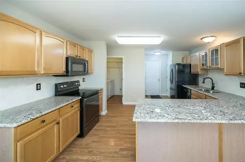 Kitchen - 640 Hawk Run Dr, O'fallon, MO 63368 photo 3 of 3