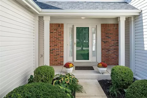Exterior - 640 Hawk Run Dr, O'fallon, MO 63368 photo 8 of 9