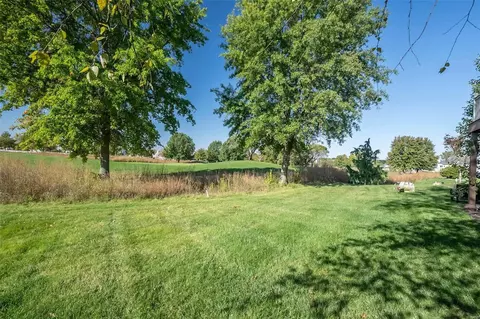 Exterior - 640 Hawk Run Dr, O'fallon, MO 63368 photo 2 of 9