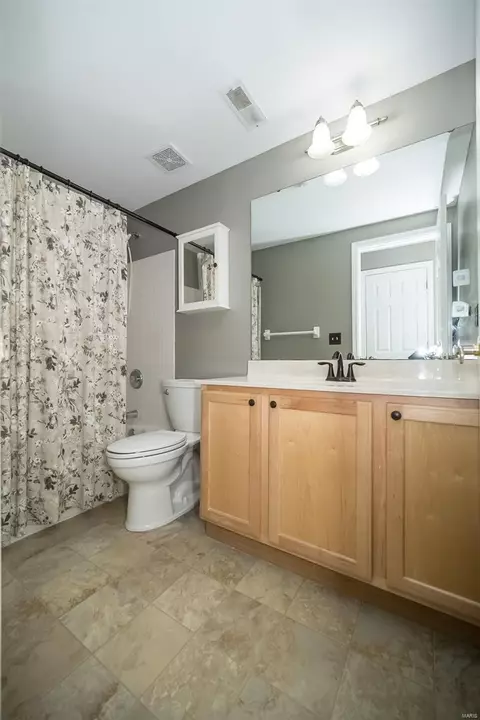 Bath - 640 Hawk Run Dr, O'fallon, MO 63368 photo 5 of 5