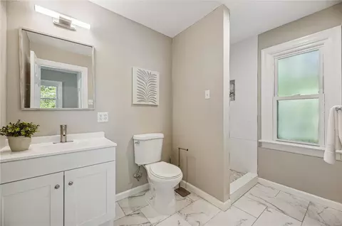 Bath - 573 Monceau Dr, Ferguson, MO 63135 photo 1 of 3