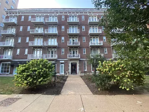 5316 Pershing Ave #512, Saint Louis, MO 63112