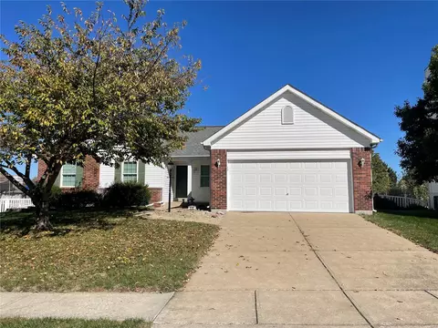 330 Thoroughbred Trl, Saint Peters, MO 63376