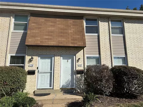 827 Lilybud Ct, Ballwin, MO 63011