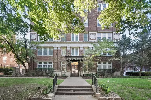 5330 Pershing Ave #104, Saint Louis, MO 63112