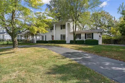660 N Mosley Rd, Saint Louis, MO 63141