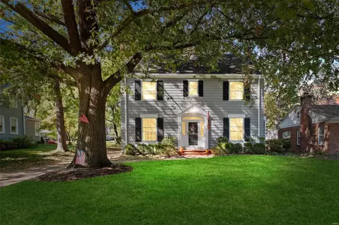 157 S Maple Ave, Saint Louis, MO 63119