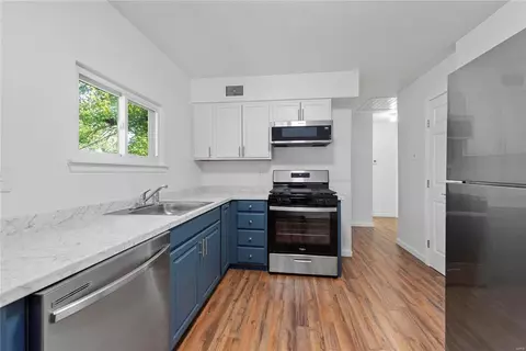 Kitchen - 217 Ballwin Ave, Ballwin, MO 63021 photo 1 of 3