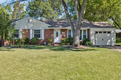 325 Frost Ave, Saint Louis, MO 63135