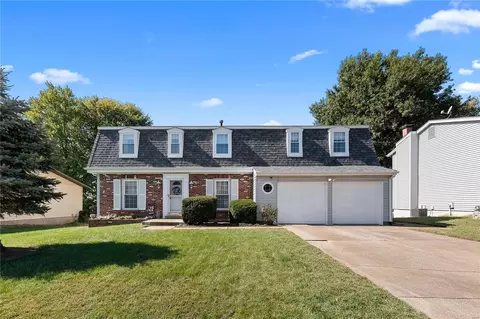 1365 Cave Springs Estate Dr, Saint Peters, MO 63376