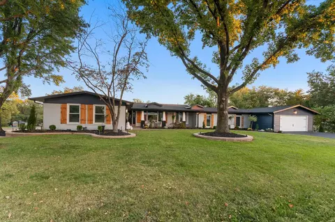 342 Renaldo Dr, Chesterfield, MO 63017