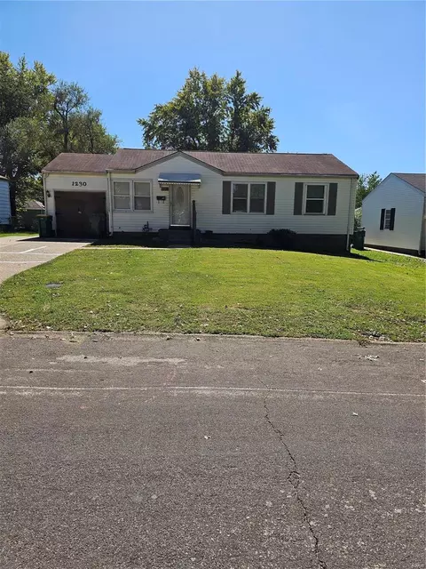 1230 Roxton Dr, Saint Louis, MO 63137