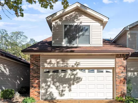 5583 Pierre Ct, Saint Louis, MO 63128