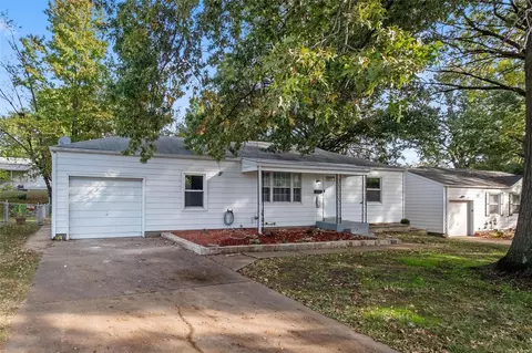 1229 Addison Dr, Saint Louis, MO 63137