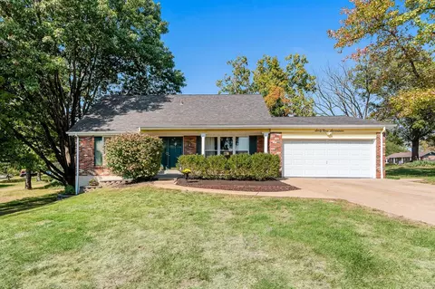 6917 Singingwood Ln, Saint Louis, MO 63129