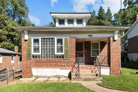 7425 Gayola Pl, Saint Louis, MO 63143