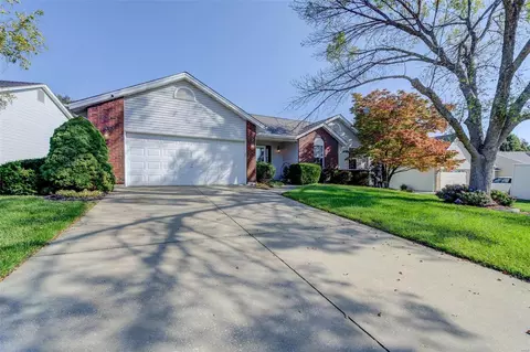 2616 Northcliffe Dr, Saint Charles, MO 63303
