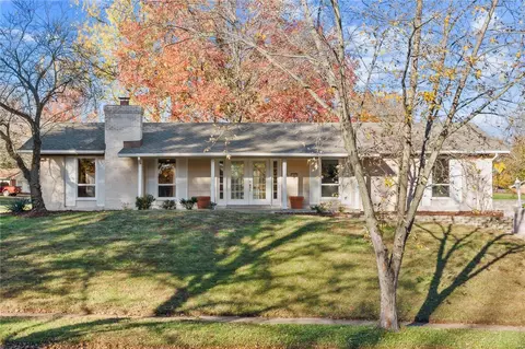420 Iron Lantern Dr, Ballwin, MO 63011