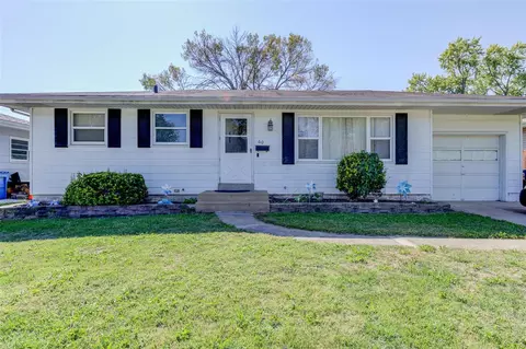 60 Ruth Dr, Florissant, MO 63031