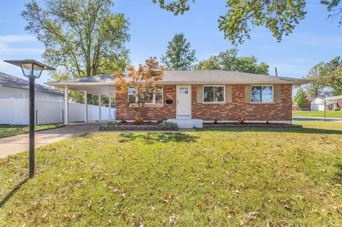 4674 Kramer Dr, Saint Louis, MO 63123