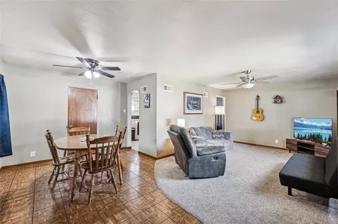 9120 Arvin Pl, Affton, MO 63123 photo 5