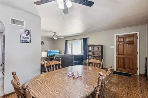 9120 Arvin Pl, Affton, MO 63123 photo 10