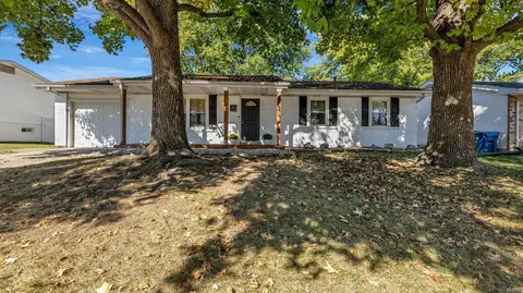 433 Canary Ln, Saint Charles, MO 63301