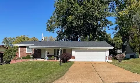 2547 Netherton Dr, Saint Louis, MO 63136