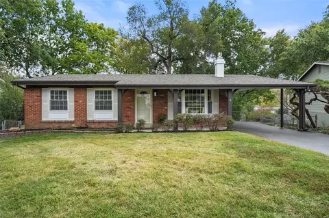 6 Glenmark Ct, Maryland Heights, MO 63043